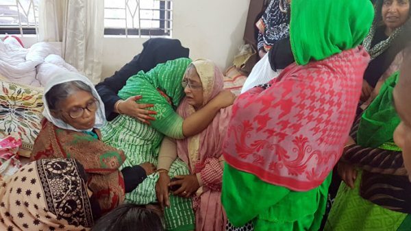 আহাজারিতে ভারি হয়ে উঠেছে গোপালগঞ্জের বাতাস