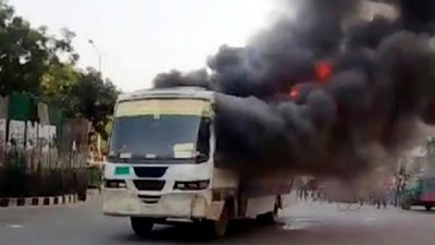 কত যান পোড়ানো হলো অবরোধের দুই দিনে