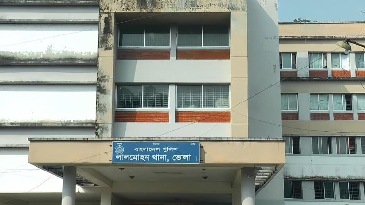 লালমোহনে বোমা তৈরির সময় বিস্ফেরণে নিহত এক