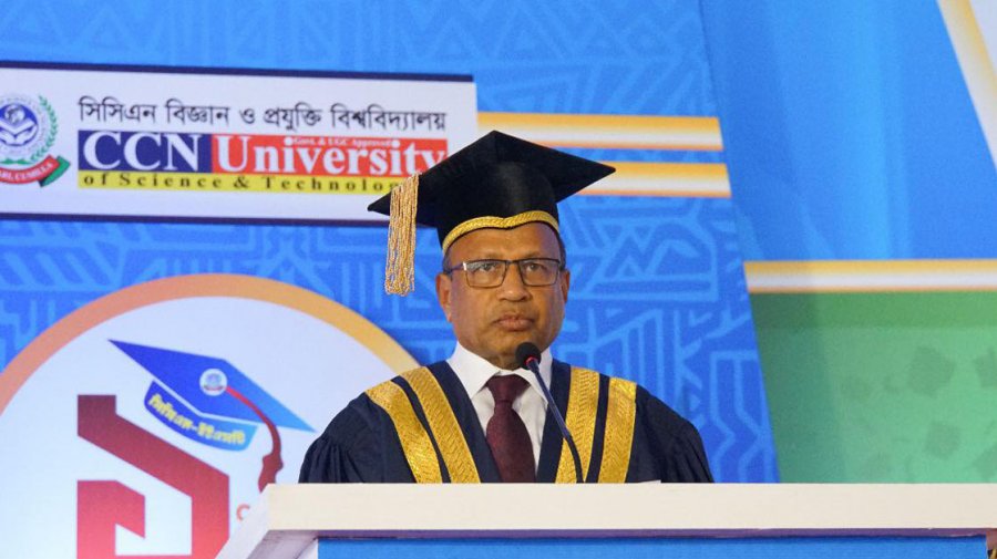 শিক্ষার্থীদের দেশ ও সমাজে ভূমিকা রাখার স্বপ্ন দেখতে হবে