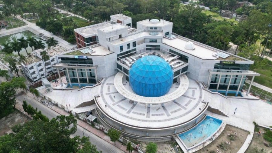 খুললো দেশের দ্বিতীয় বৃহত্তম নভোথিয়েটার