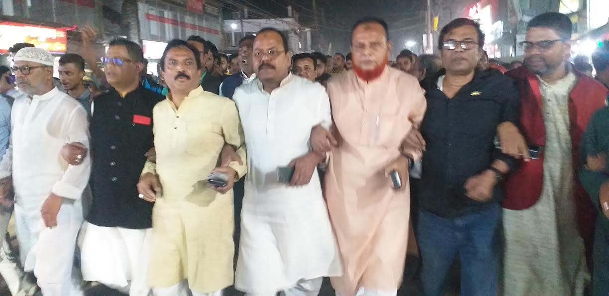 জাতীয় সংসদ নির্বাচনের তফসিল ঘোষণা করায় জয়পুরহাটে আওয়ামী লীগের আনন্দ মিছিল