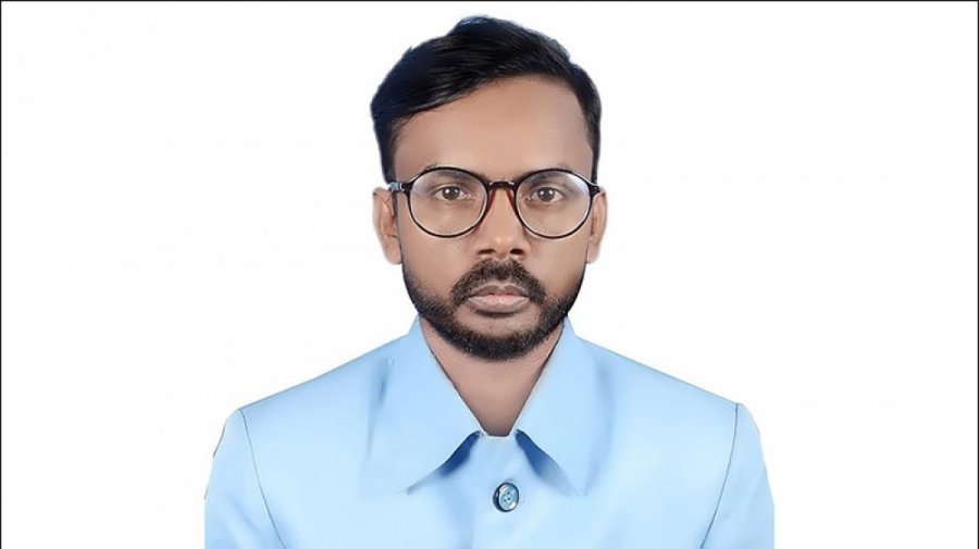 গণঅধিকার পার্টি থেকে মনোনয়নপত্র জমা দিলেন হিরো আলম