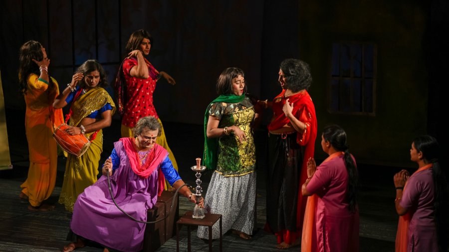 ছুটির দিনে শিল্পকলায় ‘আগুনযাত্রা’
