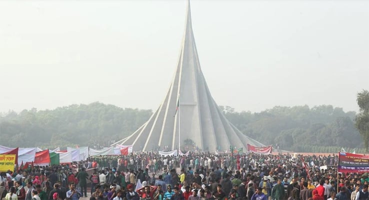 মহান বিজয় দিবসে জাতীয় স্মৃতিসৌধে লাখো জনতার ঢল