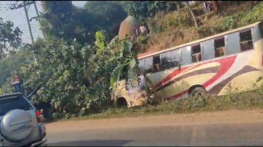 পিকনিকের বাস ও পিকআপের সংঘর্ষে ৪ জন নিহত