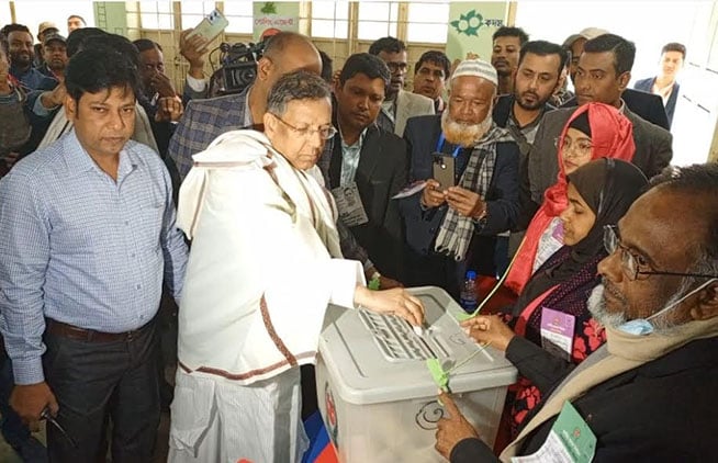 জনগণ সন্ত্রাসকে প্রত্যাখ্যান করেছে, এই ভোট গণতন্ত্র রক্ষার ভোট: আইনমন্ত্রী