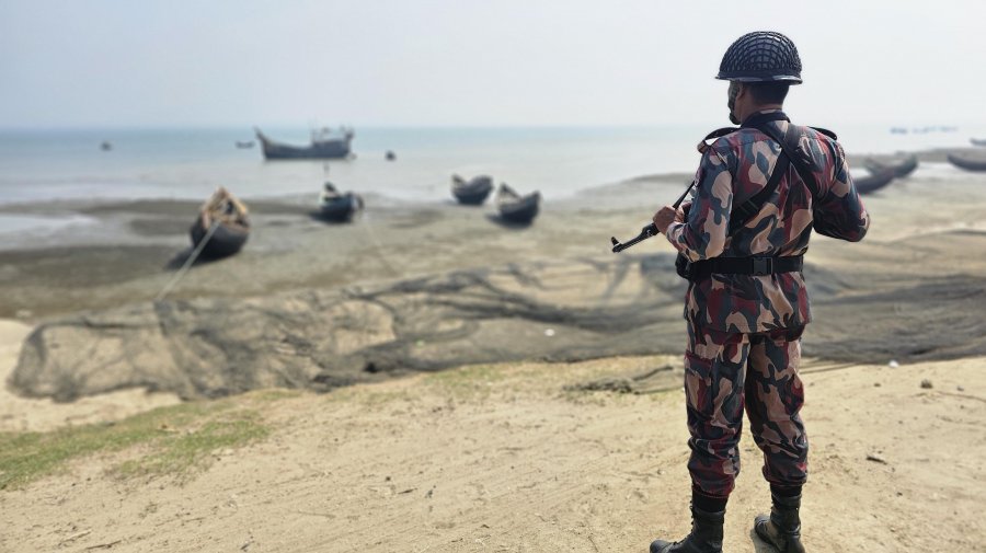 সীমান্তে গোলার বিকট শব্দে শাহপরীর দ্বীপে আতঙ্ক