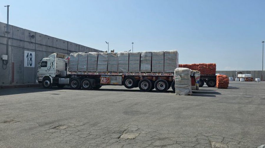 গাজায় ৪০০ ত্রাণবাহী ট্রাক প্রবেশের অনুমতি দিলো ইসরায়েল