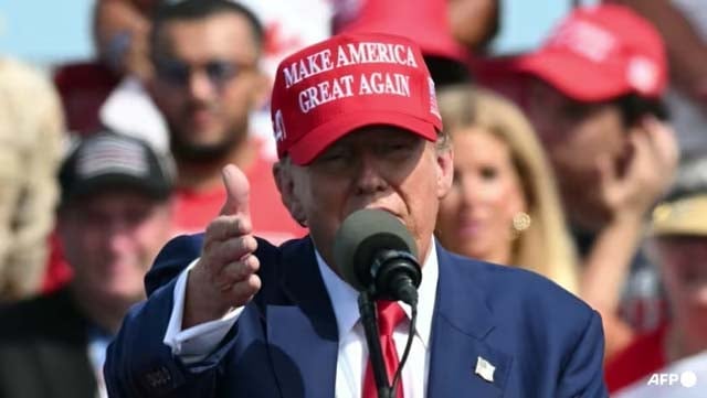 বিদেশি গ্র্যাজুয়েটদের গ্রিন কার্ডের প্রতিশ্রুতি দিয়েছেন ট্রাম্প