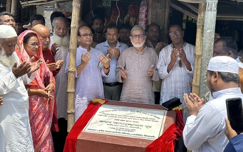 নীলফামারীতে পাকা সড়কের নির্মাণকাজ উদ্বোধন