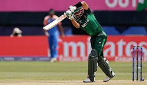 টানা দুই হারের পরও সুপার এইটের আশায় বাবর