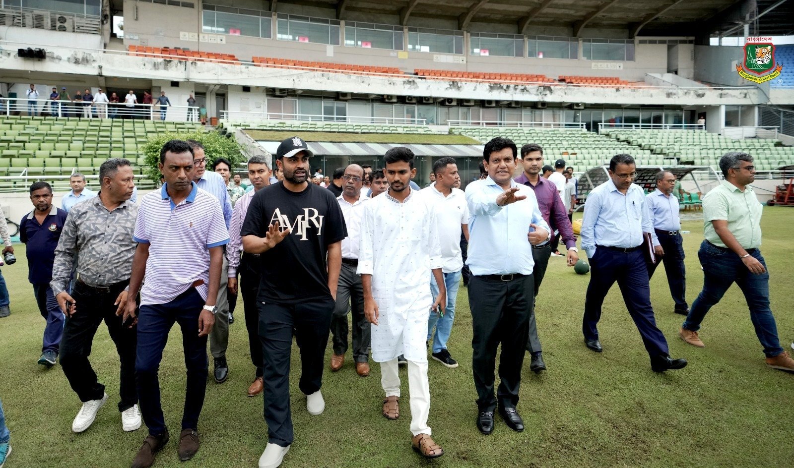 বিসিবি পরিদর্শনে ক্রীড়া উপদেষ্টা