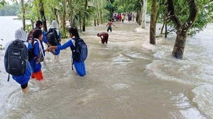 নোয়াখালীতে রেকর্ড পরিমাণ বৃষ্টিপাতে পানিবন্দি ২০ লাখ মানুষ