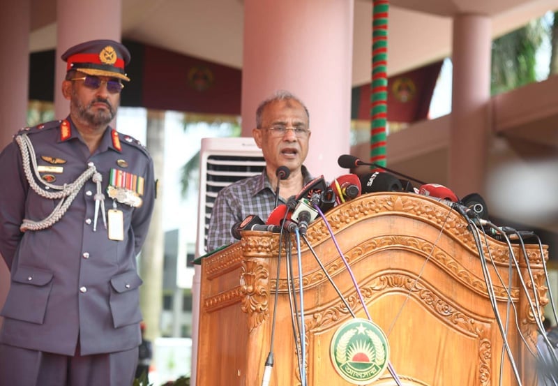 যেসব পুলিশ সদস্য এখনো কর্মস্থলে যোগদান করেনি, তাদের আর যোগদান করতে দেওয়া হবে না : স্বরাষ্ট্র উপদেষ্টা